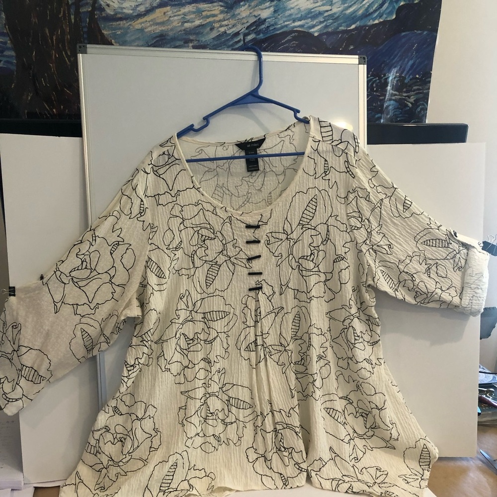Ali Miles Cream and Black Floral Top